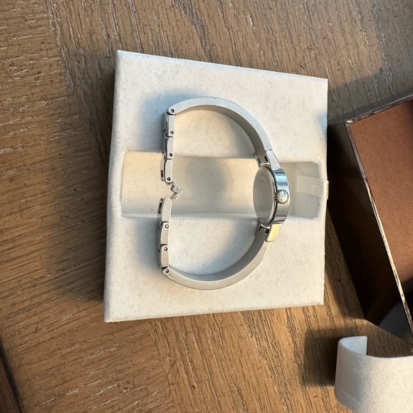Coach silver bangle watch - Picture 5 of 10